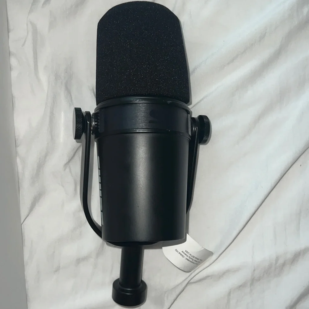 SHURE MV7X PODCAST MICROPHONE